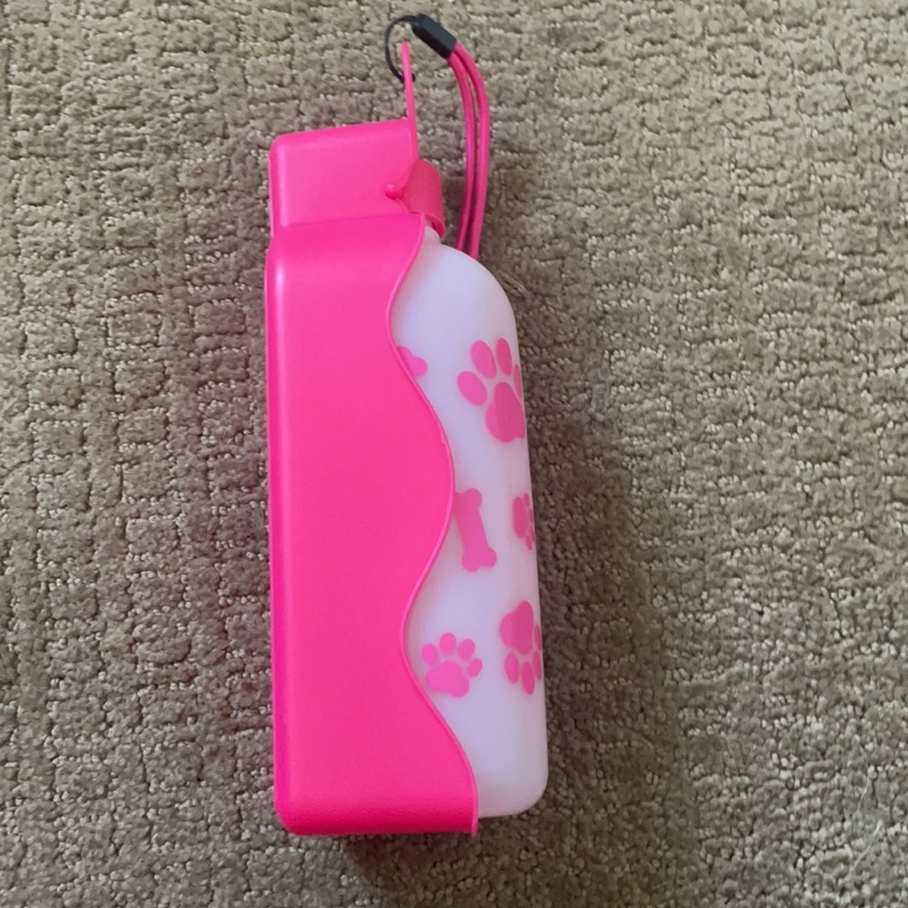 Dog water travel container - Picture 2 of 3